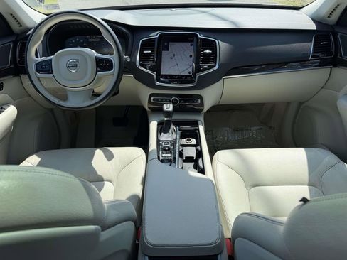 Used 2016 Volvo XC90 T6 Momentum w/ Momentum Plus Package AWD/4WD image 2