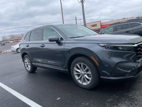 Used 2025 Honda CR-V EX image 3