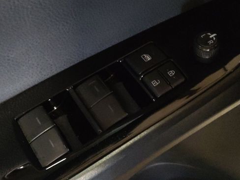 Used 2019 Toyota Prius Prime Advanced image 27