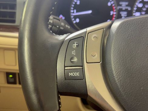 Used 2015 Lexus ES 350 w/ Luxury Package FWD image 17