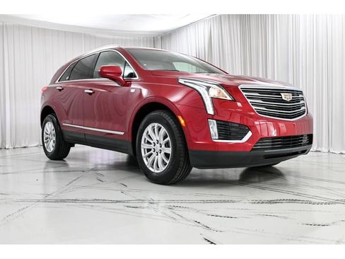 Used 2019 Cadillac XT5 AWD image 2