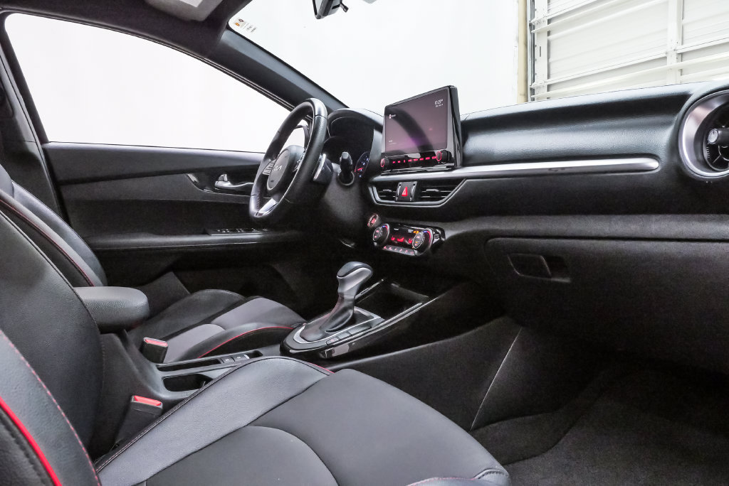 Used 2022 Kia Forte GT w/ GT Technology Package FWD image 12
