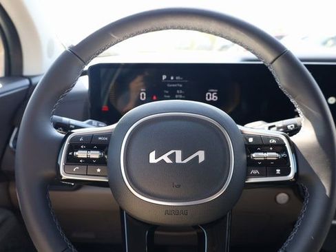 New 2026 Kia Carnival EX image 16