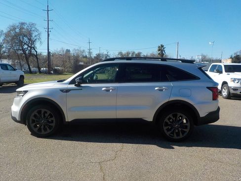 Used 2021 Kia Sorento EX w/ EX AWD X-Line Package image 11