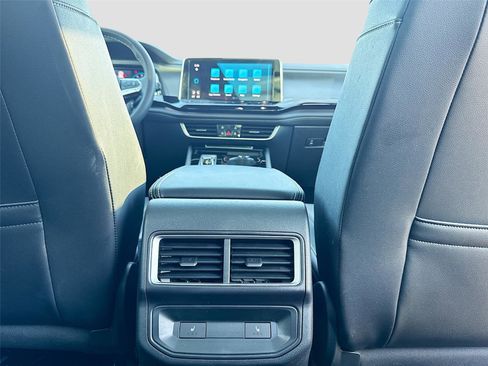 Used 2024 Volkswagen Atlas Cross Sport SEL image 24