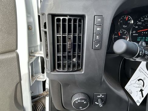 New 2025 GMC Savana 2500 w/ Driver Convenience Package image 17