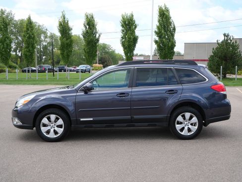 Used 2012 Subaru Outback 2.5i Limited w/ Moonroof Pkg AWD/4WD image 4