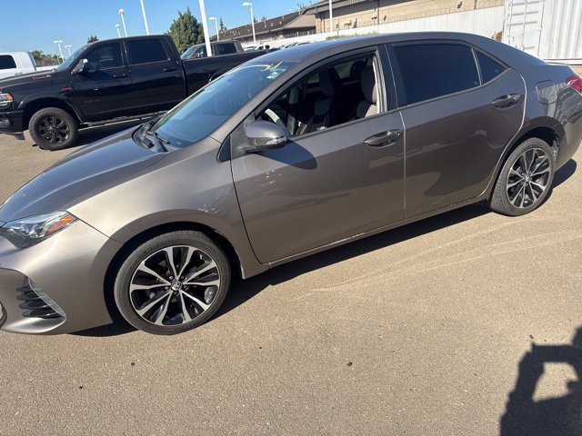Used 2017 Toyota Corolla SE w/ Carpet Mat Package (TMS) FWD image 9