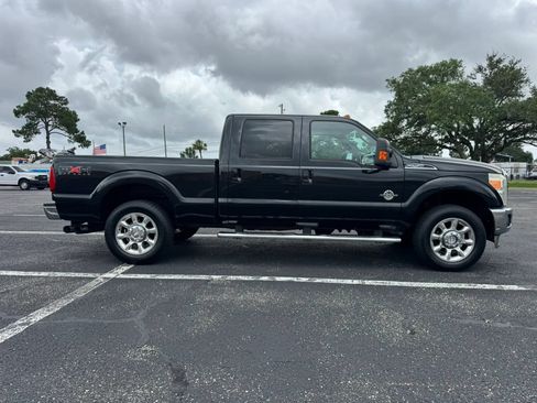 Used 2011 Ford F250 Lariat w/ Lariat Interior Pkg AWD/4WD image 5