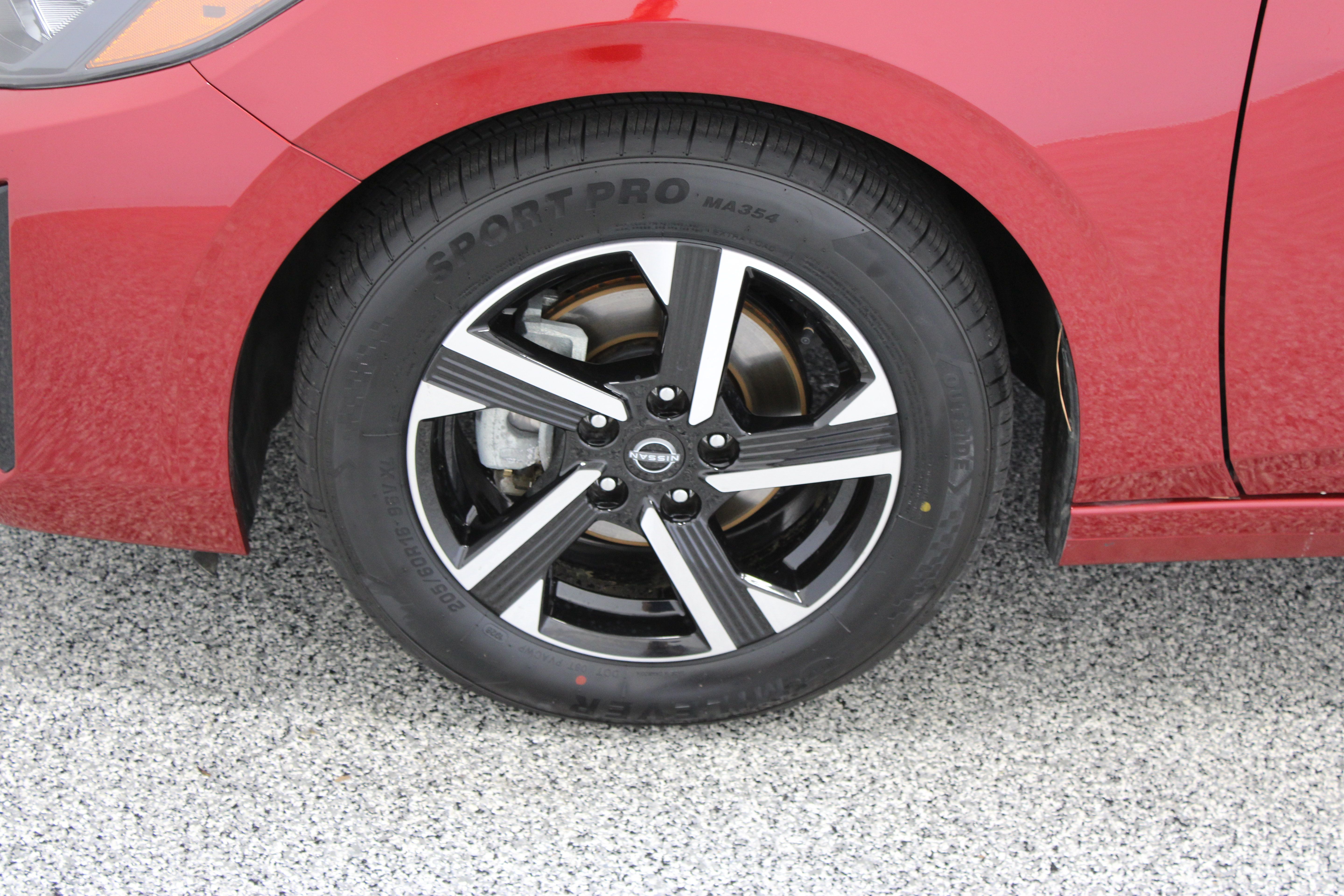 Used 2024 Nissan Sentra SV FWD image 11