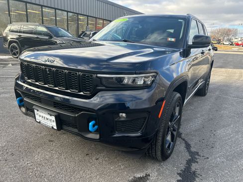 Used 2023 Jeep Grand Cherokee 30th Anniversary image 13