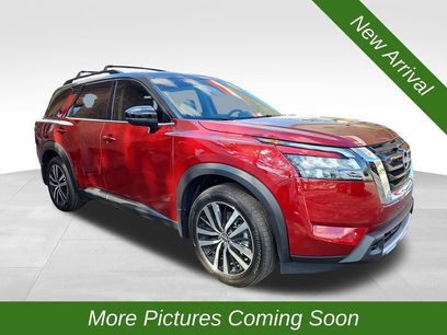 Used 2025 Nissan Pathfinder Platinum
