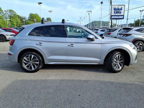 Used 2023 Audi Q5 2.0T Premium w/ Convenience Package AWD/4WD image 3