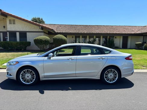 Used 2014 Ford Fusion SE w/ Equipment Group 202A FWD image 1