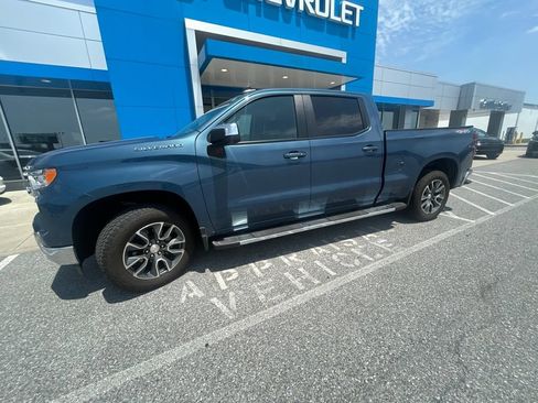 Used 2024 Chevrolet Silverado 1500 LT AWD/4WD image 2