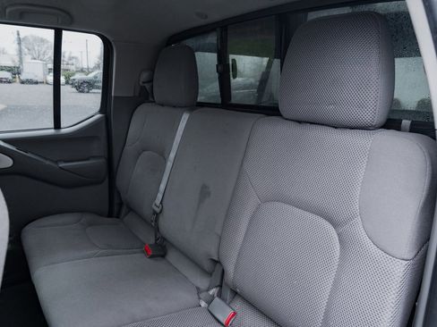 Used 2019 Nissan Frontier SV image 21