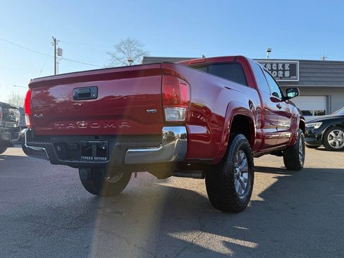 Used 2016 Toyota Tacoma TRD Sport image 68
