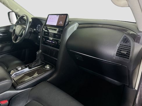 Used 2024 INFINITI QX80 Luxe image 30