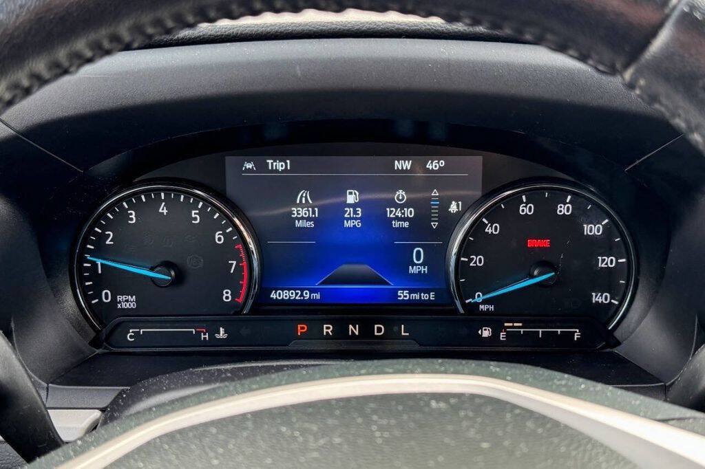 Used 2022 Ford Explorer XLT w/ Equipment Group 202A AWD/4WD image 26