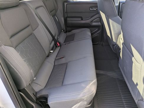 Used 2025 Nissan Frontier SV w/ SV Convenience Package image 18