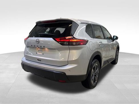 Used 2025 Nissan Rogue SV FWD image 5