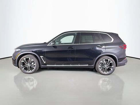 New 2026 BMW X5 xDrive50e w/ Premium Package AWD/4WD image 4