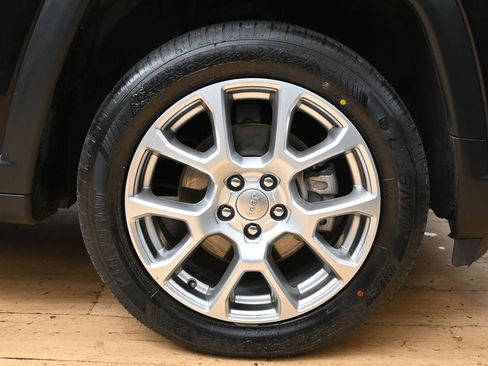 Used 2022 Jeep Compass Latitude AWD/4WD image 15