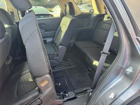 Used 2024 Nissan Pathfinder S image 14