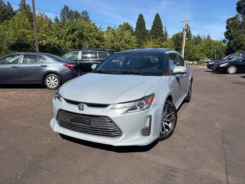 Used 2015 Scion tC FWD image 2