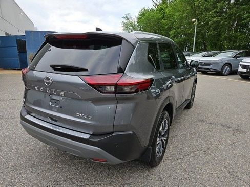 Used 2022 Nissan Rogue SV w/ SV Premium Package image 8