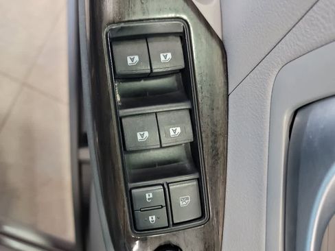 Used 2016 Toyota Sienna XLE FWD image 17