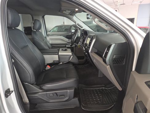 Used 2019 Ford F150 XLT w/ Equipment Group 302A Luxury AWD/4WD image 30