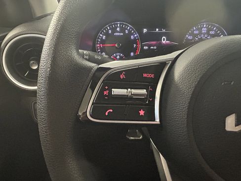 Certified 2024 Kia Forte LXS w/ LXS Technology Package image 18