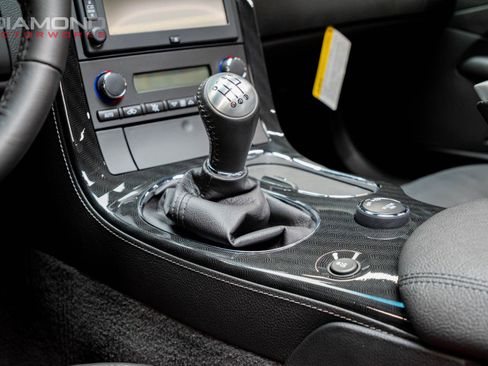 Used 2013 Chevrolet Corvette 427 w/ Z06 Carbon Fiber Package image 13