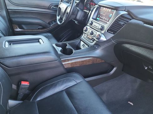 Used 2019 Chevrolet Tahoe LT w/ Luxury Package image 17