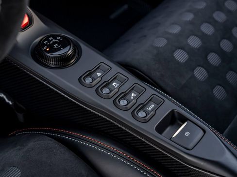 Used 2019 Ford GT RWD image 22