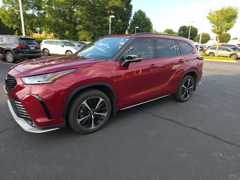 Used 2021 Toyota Highlander XSE AWD/4WD image 4