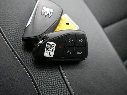 Used 2025 Buick Enclave Preferred image 18