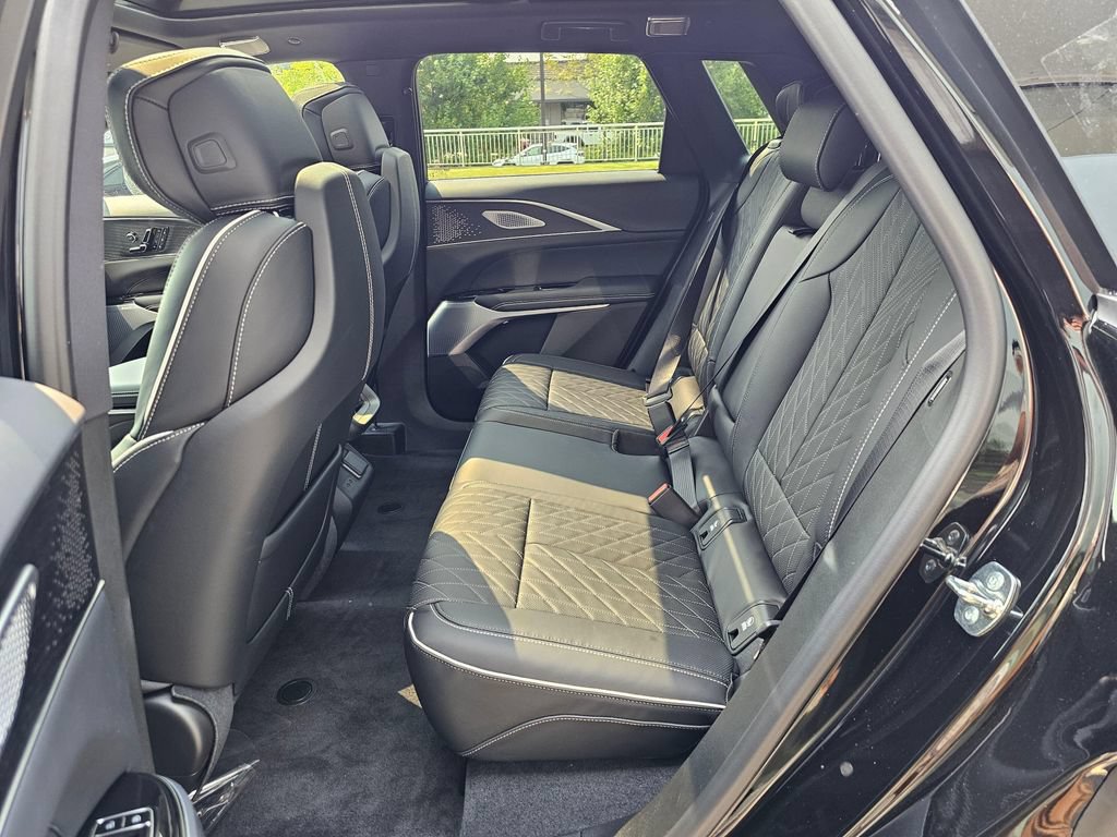 New 2026 Cadillac Lyriq V AWD/4WD image 16