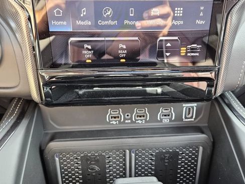 New 2025 RAM 1500 Limited AWD/4WD image 20