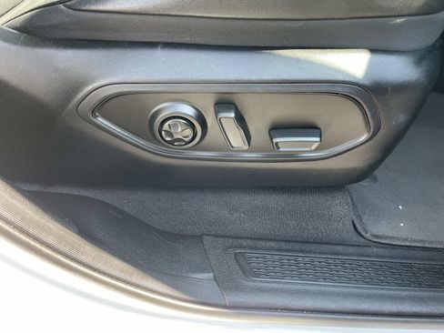 Used 2023 Jeep Grand Cherokee L Limited AWD/4WD image 30