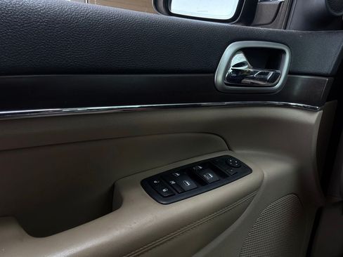 Used 2018 Jeep Grand Cherokee Limited AWD/4WD image 21