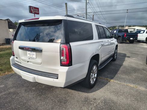 Used 2019 GMC Yukon XL Denali w/ Open Road Package RWD image 3