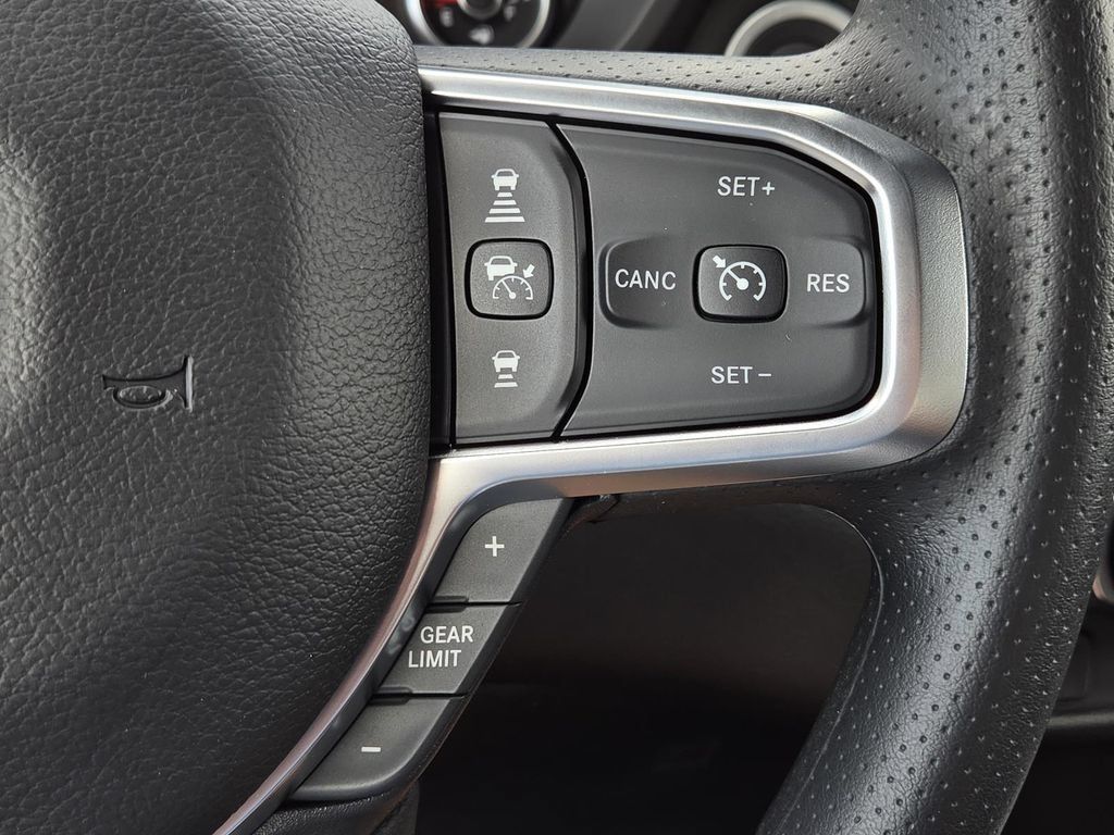 New 2026 RAM 1500 Express AWD/4WD image 20
