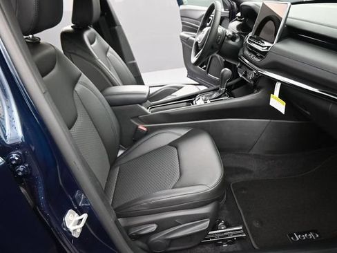 New 2026 Jeep Compass Latitude AWD/4WD image 22