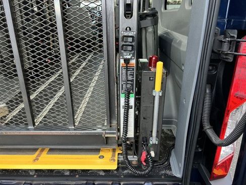 Used 2018 Ford Transit 250 148 Medium Roof image 18