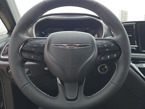 New 2026 Chrysler Pacifica Select w/ S Appearance Package image 14