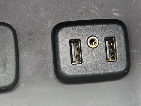 Used 2019 GMC Acadia SLT w/ LPO, Floor Liner Package image 18