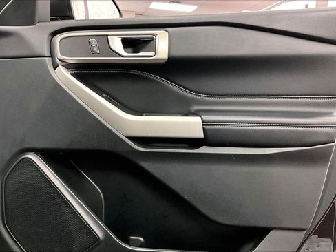 Certified 2022 Ford Explorer XLT w/ Equipment Group 202A image 23