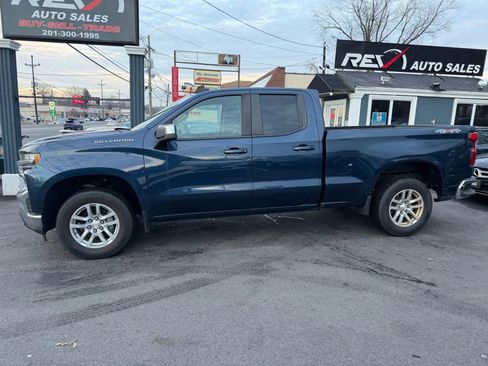 Used 2020 Chevrolet Silverado 1500 LT w/ LT Value Package image 2
